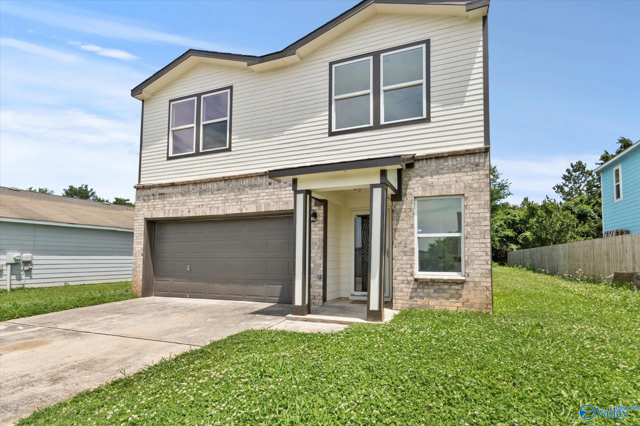 223 Dormont Drive NE