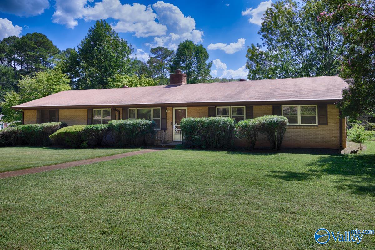 818 Dellwood Road SE