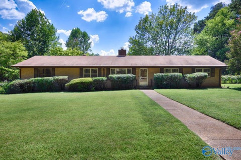 Homes For Sale - 818 Dellwood Road<br/> Madison County, Huntsville, AL 35802