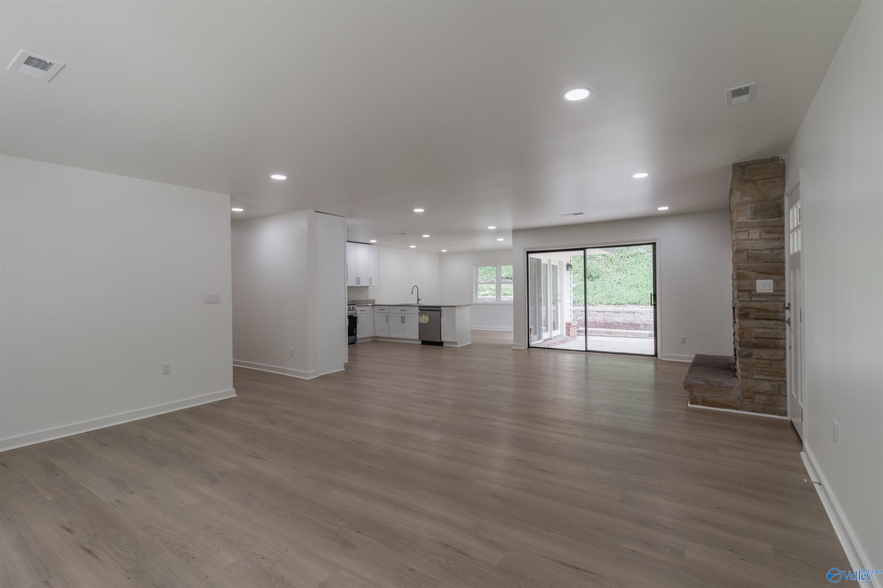1825 Forest Drive