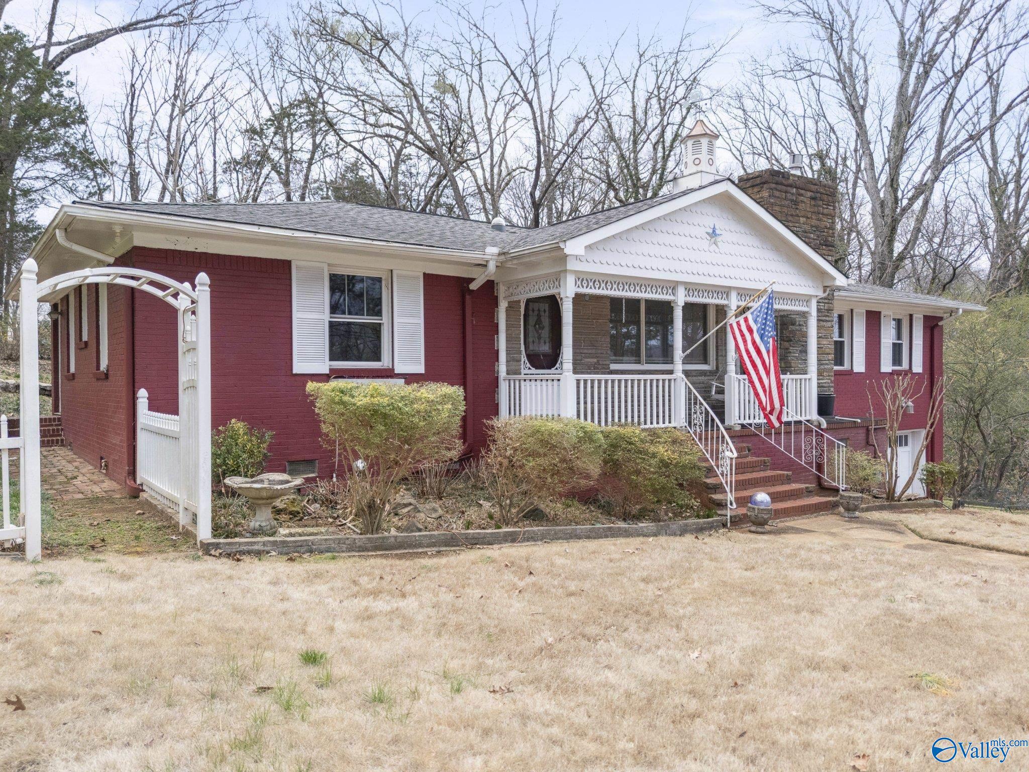 house on the hill　ロンパース　未使用　レッド 80cm 8208 Hickory Hill Lane SE, Huntsville, AL 35802 | MLS 21911393