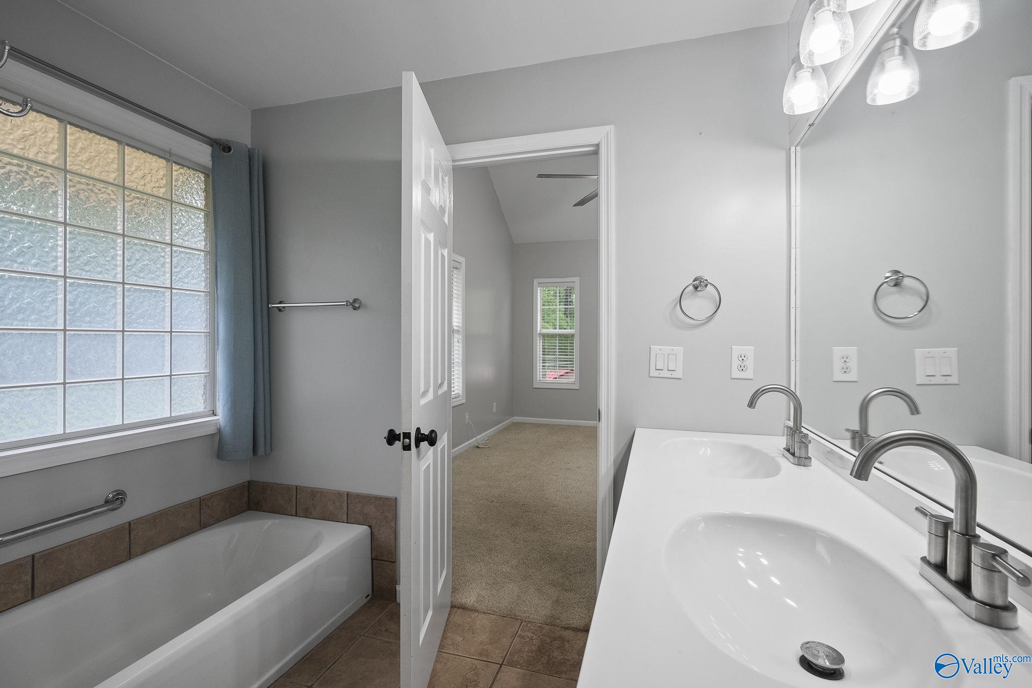 1259 Cave Spring Road, Owens Cross Roads, Alabama image 15
