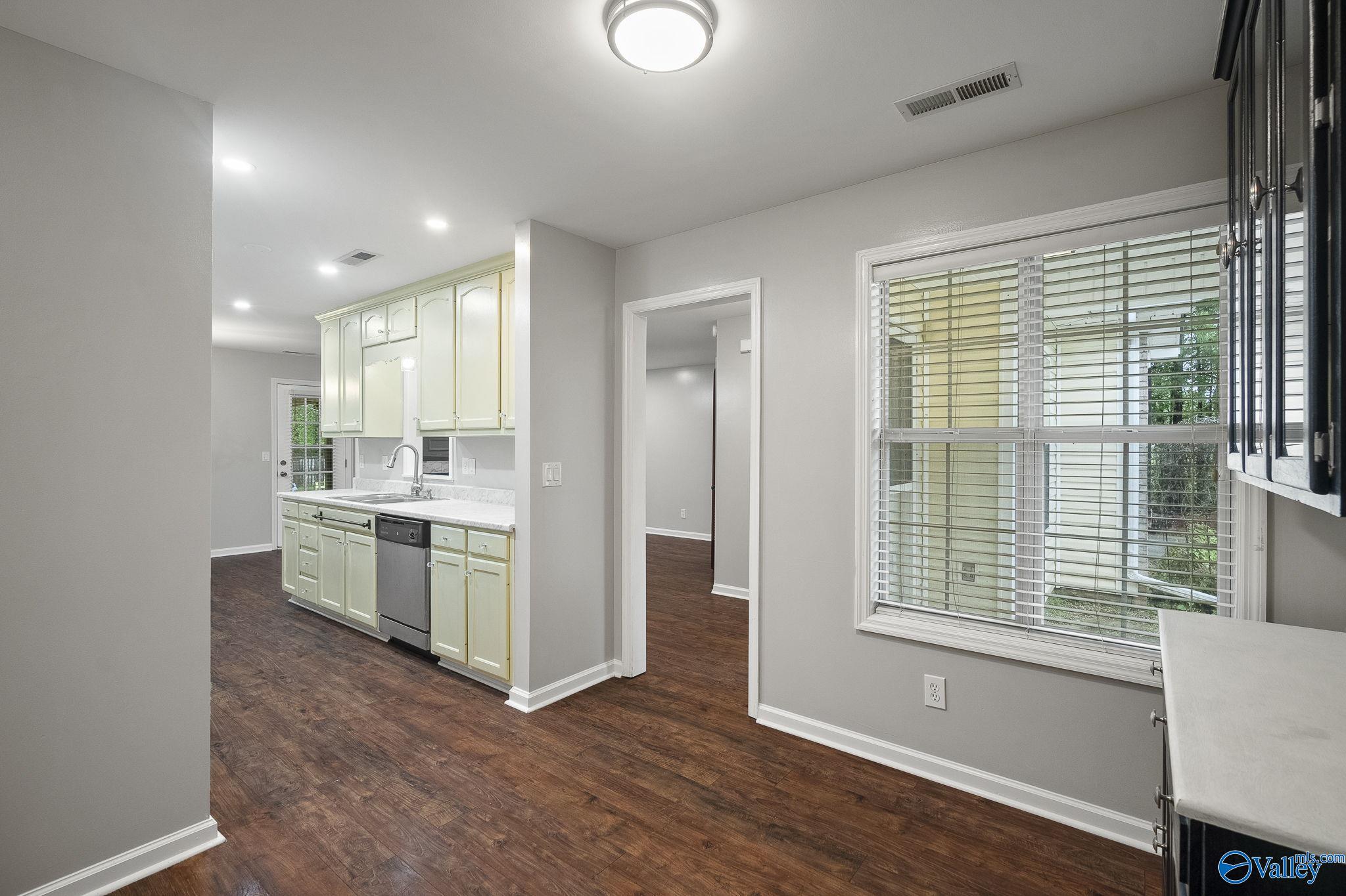 1259 Cave Spring Road, Owens Cross Roads, Alabama image 11