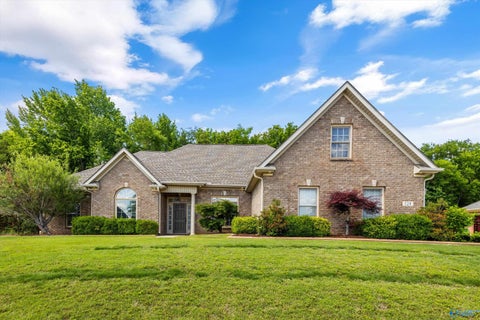 Homes For Sale - 124 Pearle Cove Drive<br/> Huntsville, AL 35806