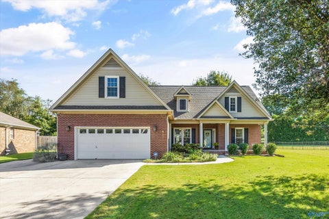 Homes For Sale - 134 Pineforest Lane<br/> Huntsville, AL 35811