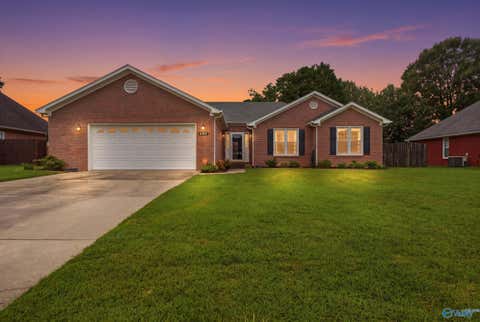 Homes For Sale - 2915 Whiteford Drive<br/> Decatur, AL 35603