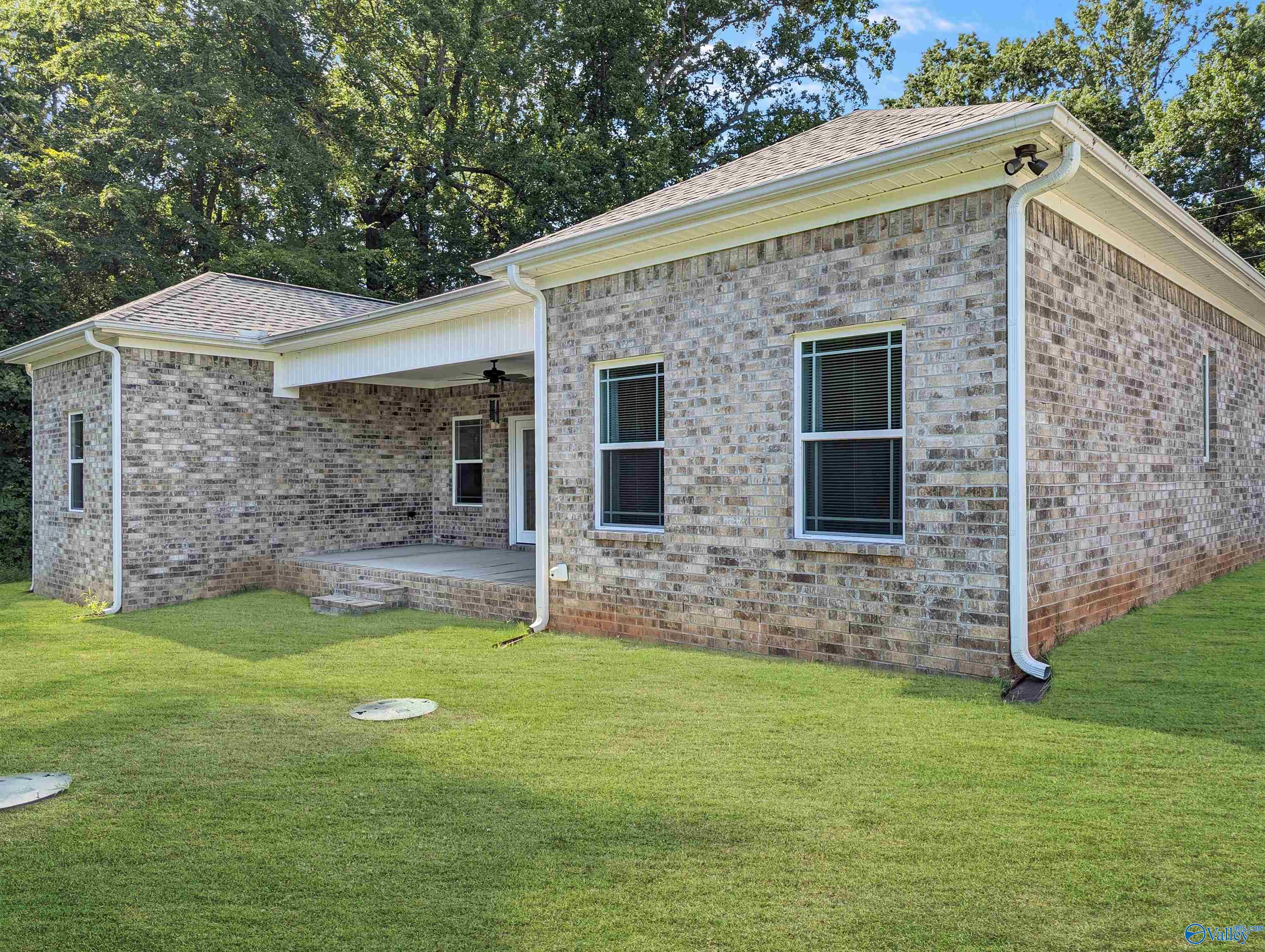 Picture for the property 1822789, 4 beds, 2 baths