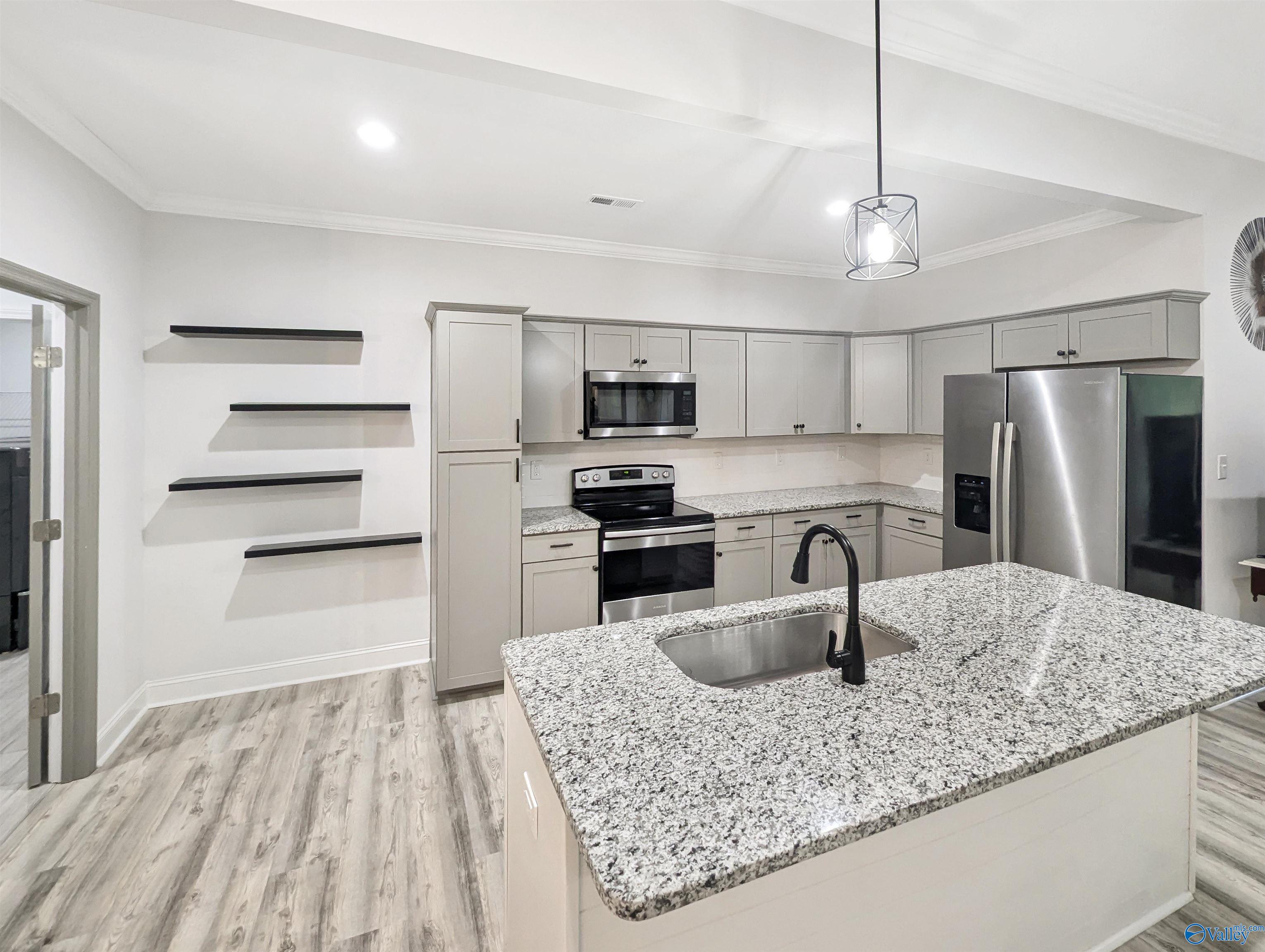 Picture for the property 1822789, 4 beds, 2 baths
