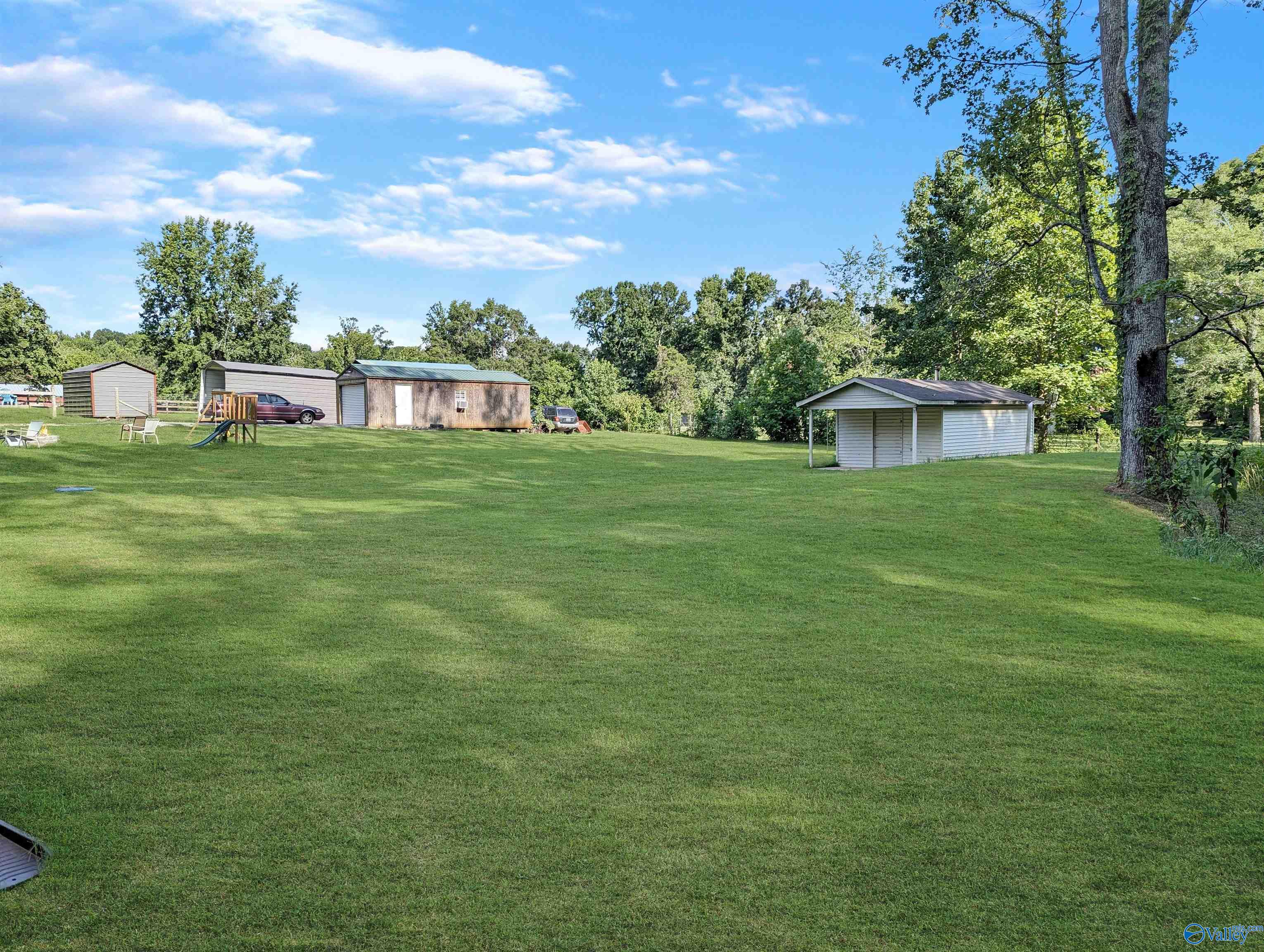 Picture for the property 1822789, 4 beds, 2 baths
