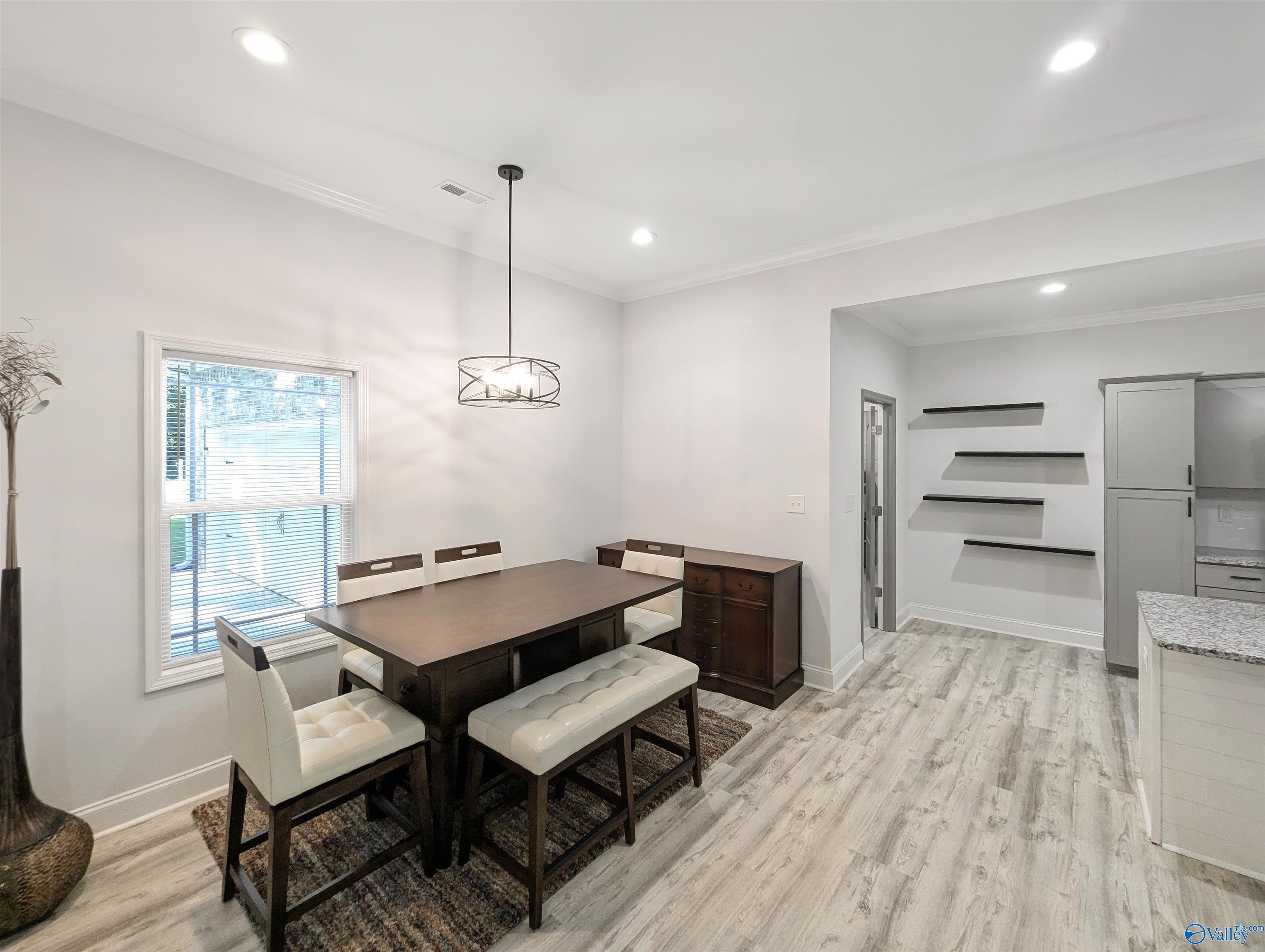 Picture for the property 1822789, 4 beds, 2 baths