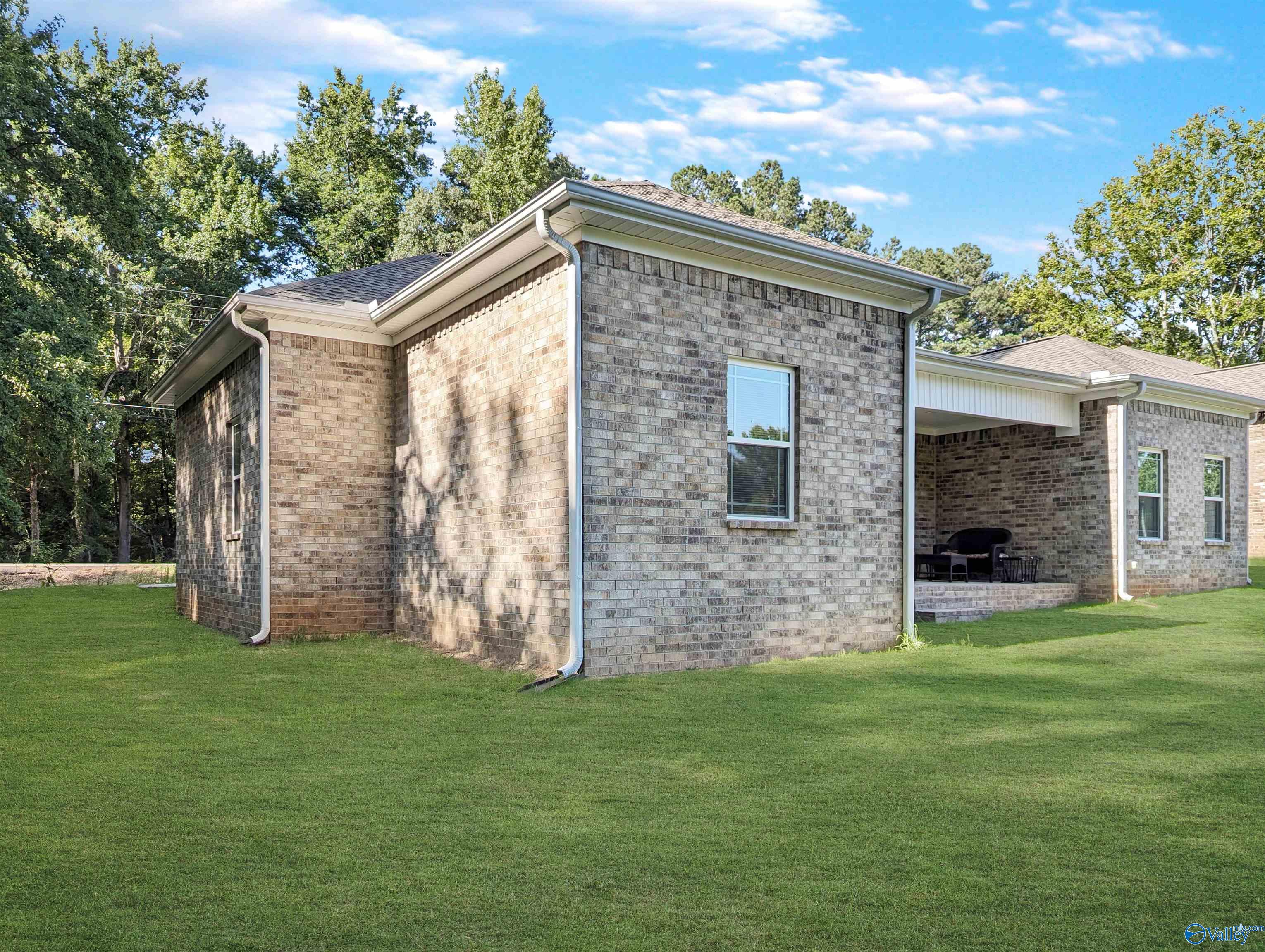 Picture for the property 1822789, 4 beds, 2 baths