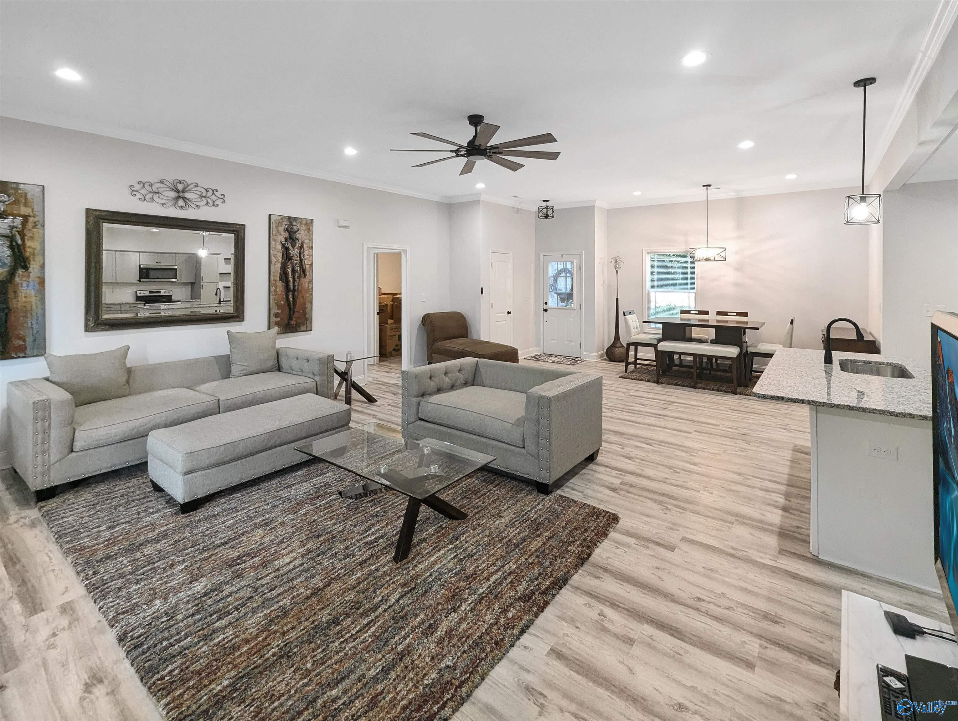 Picture for the property 1822789, 4 beds, 2 baths