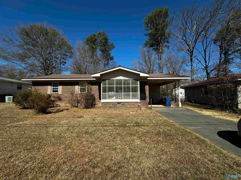 Homes For Sale - 1009 Cornelia Circle<br/> Etowah County, Attalla, AL 35954