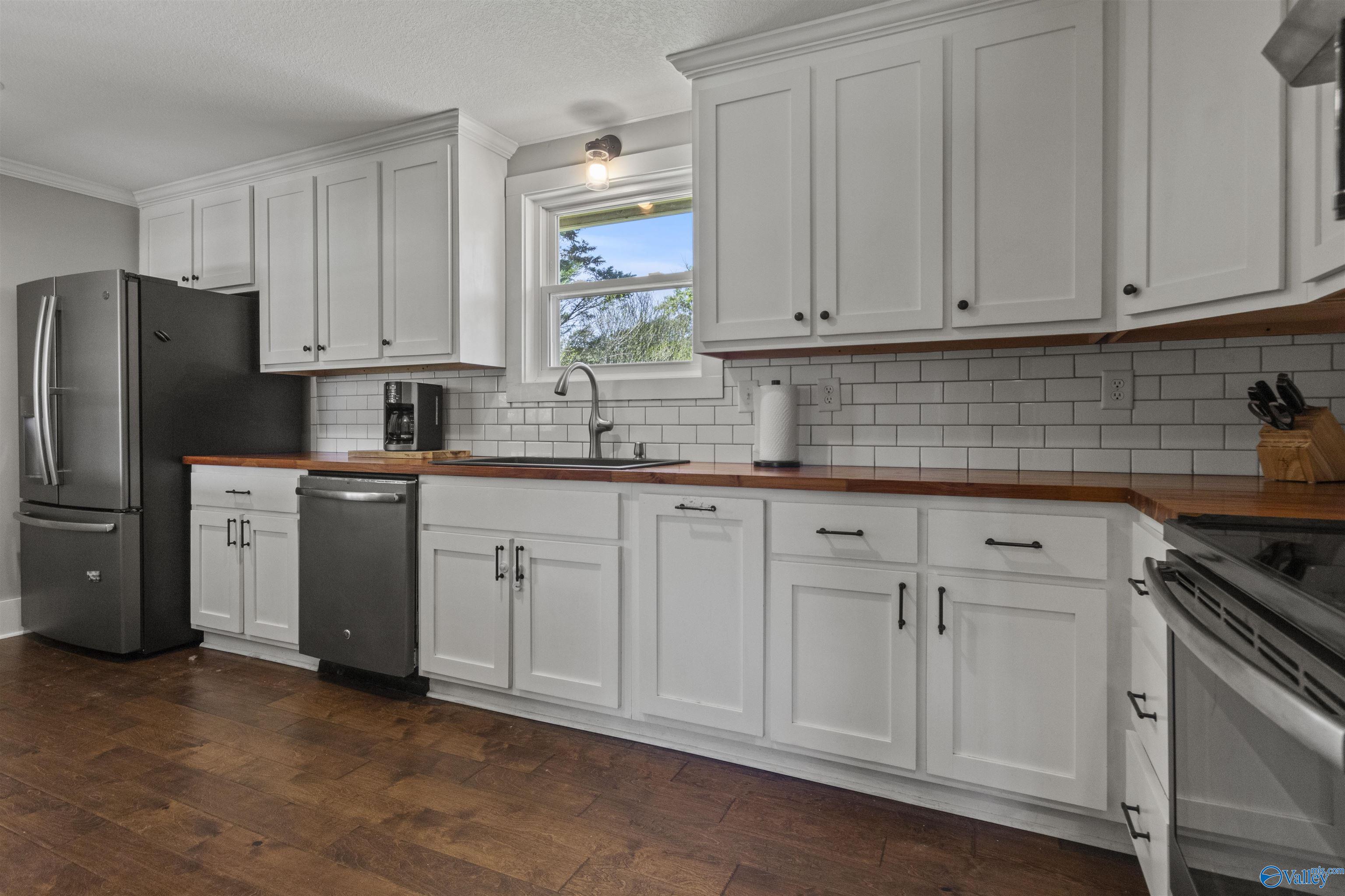 3420 Sorter Drive, Guntersville, Alabama image 9