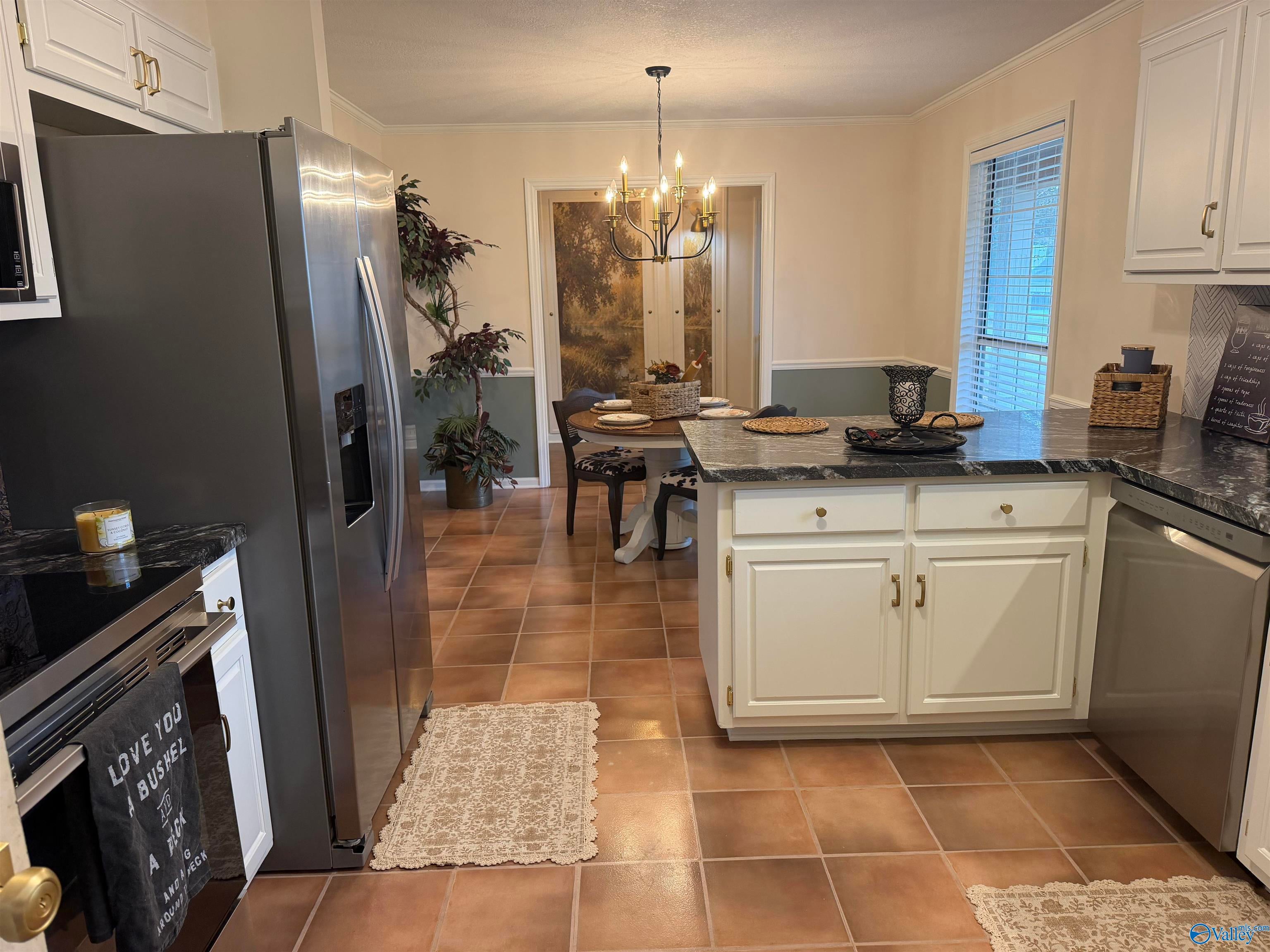 1807 Apache Drive