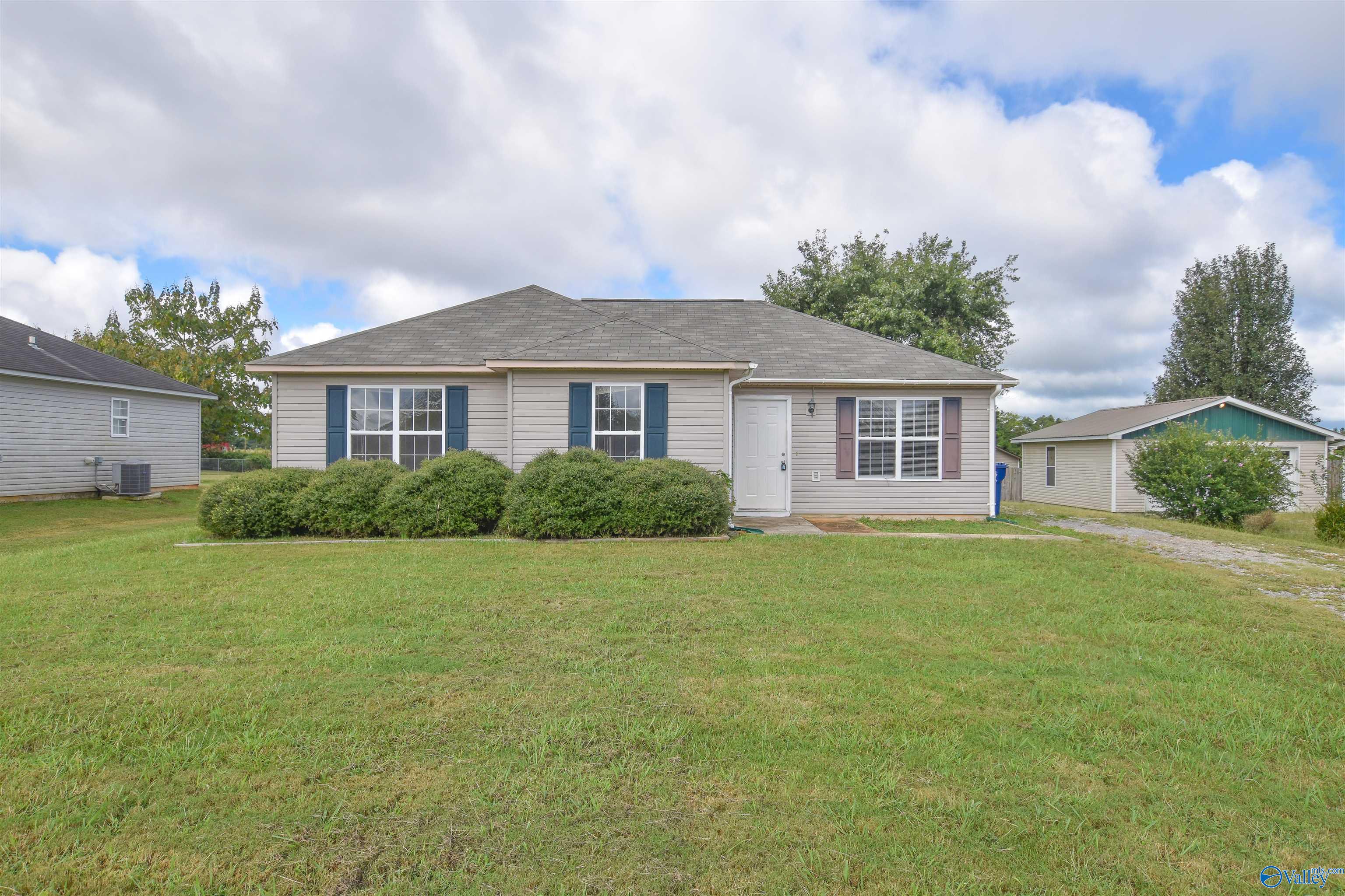 202 Travis Drive, Hazel Green, Alabama image 1