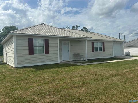 Homes For Sale - 1247 Gray Road<br/> Boaz, AL 35957