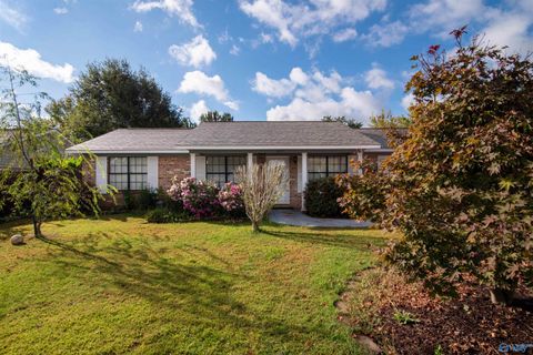 Photo of 315 Blackberry Drive SW, Decatur, AL 35603 (MLS # 21902108) Photo of 315 Blackberry Drive SW, Decatur, AL 35603 (MLS # 21902108)