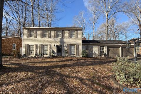 Photo of 1301 Runnymead Avenue, Decatur, AL 35601 (MLS # 21911757)