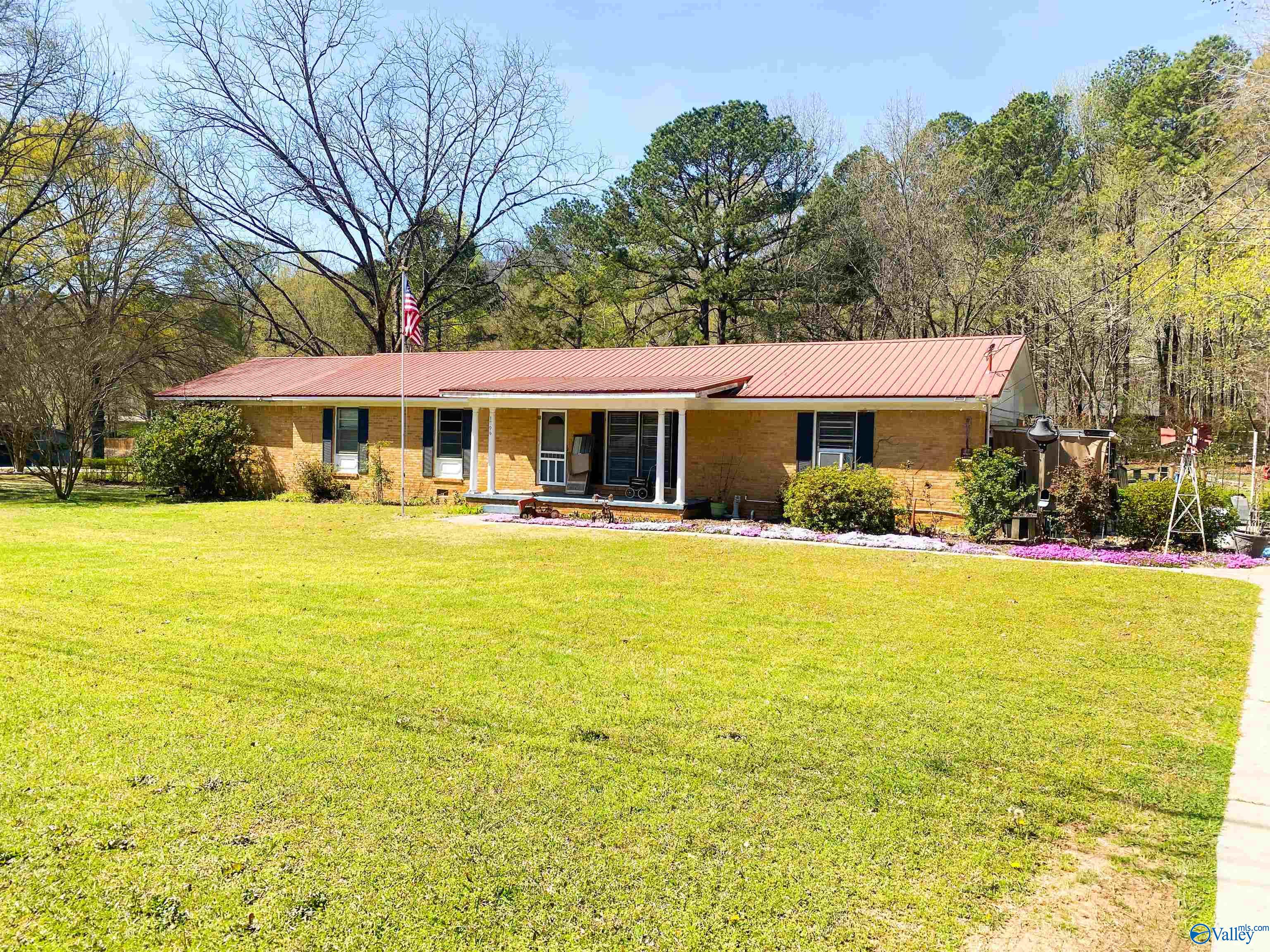 1796 Old Big Cove Road, Owens Cross Roads, Alabama image 1