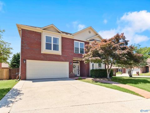 Homes For Sale - 105 Lancaster Court<br/> Huntsville, AL 35824