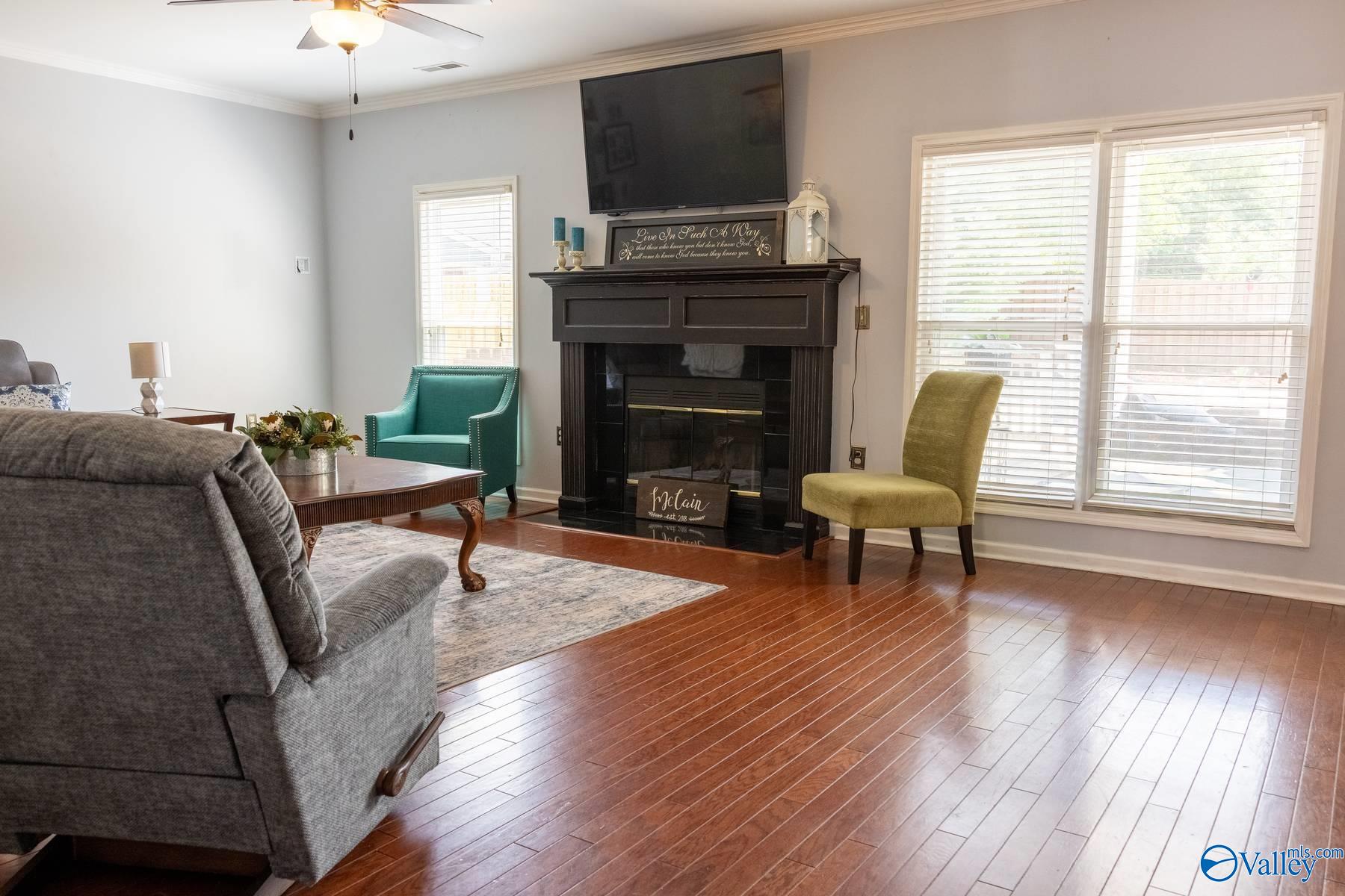 105 Lancaster Court SW