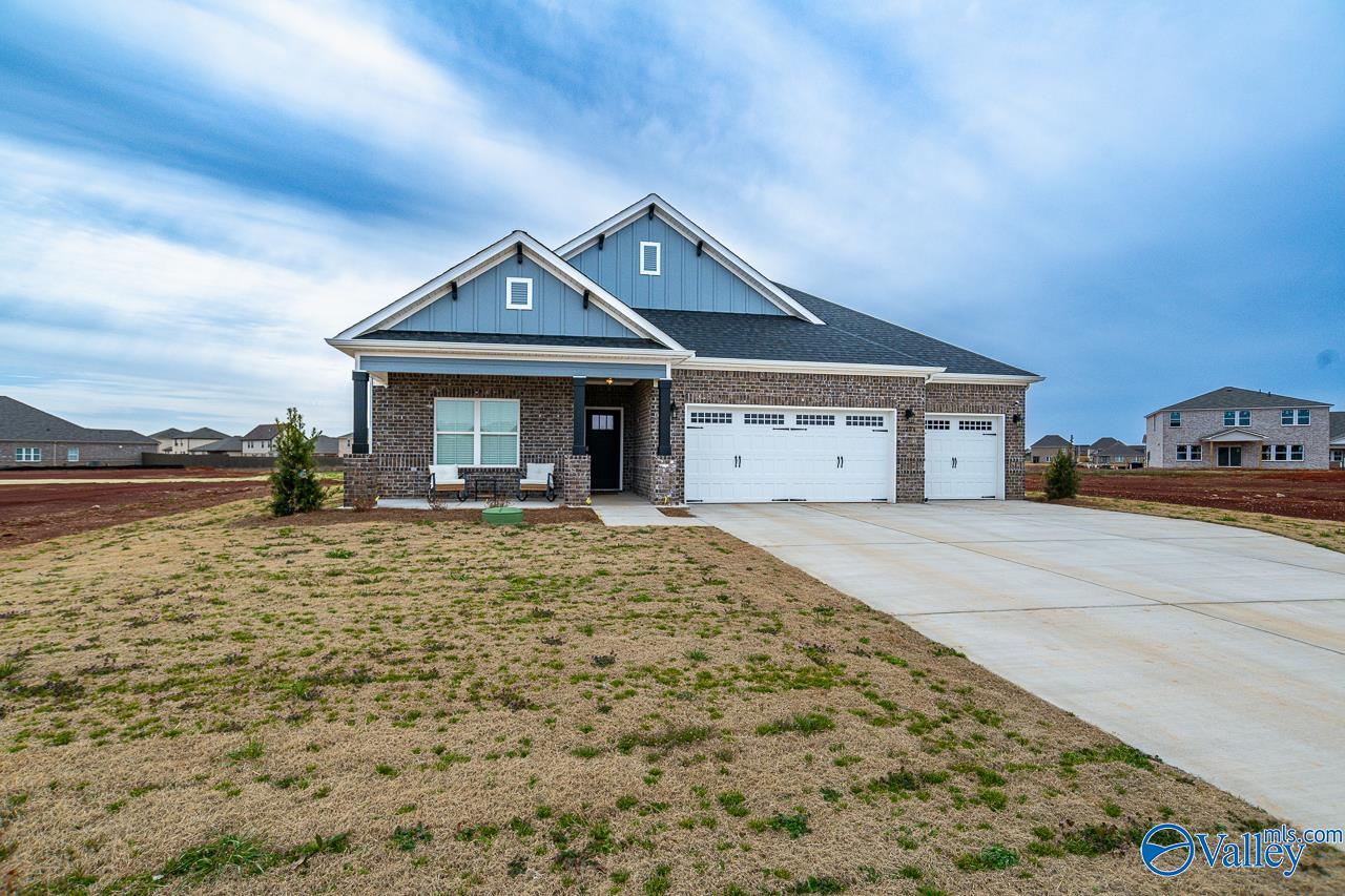 204 Charlie Lee Circle, Meridianville, Alabama image 1