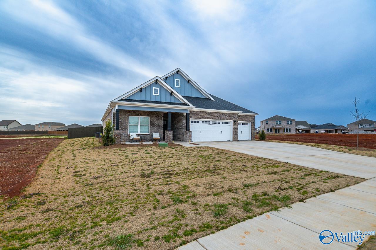204 Charlie Lee Circle, Meridianville, Alabama image 2