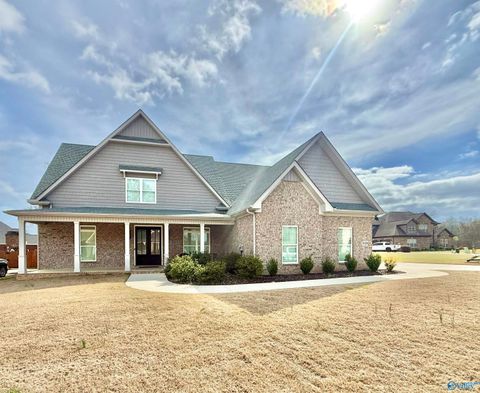 Photo of 2028 Sarah Lane, Decatur, AL 35603 (MLS # 21912455)