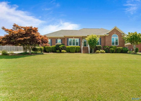 Homes For Sale - 109 Alexandria Drive<br/> Huntsville, AL 35806