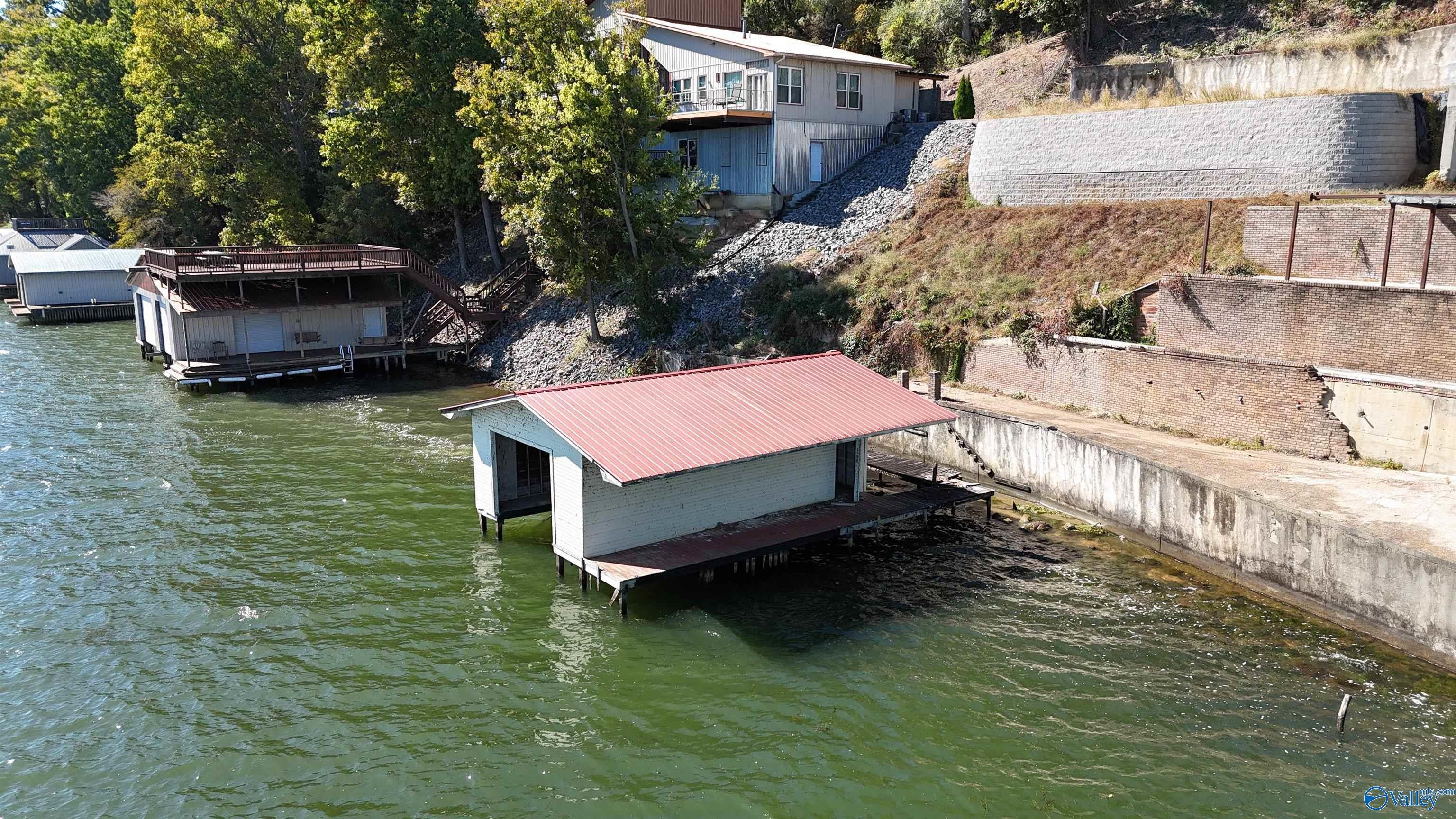 38 Pine Island Point