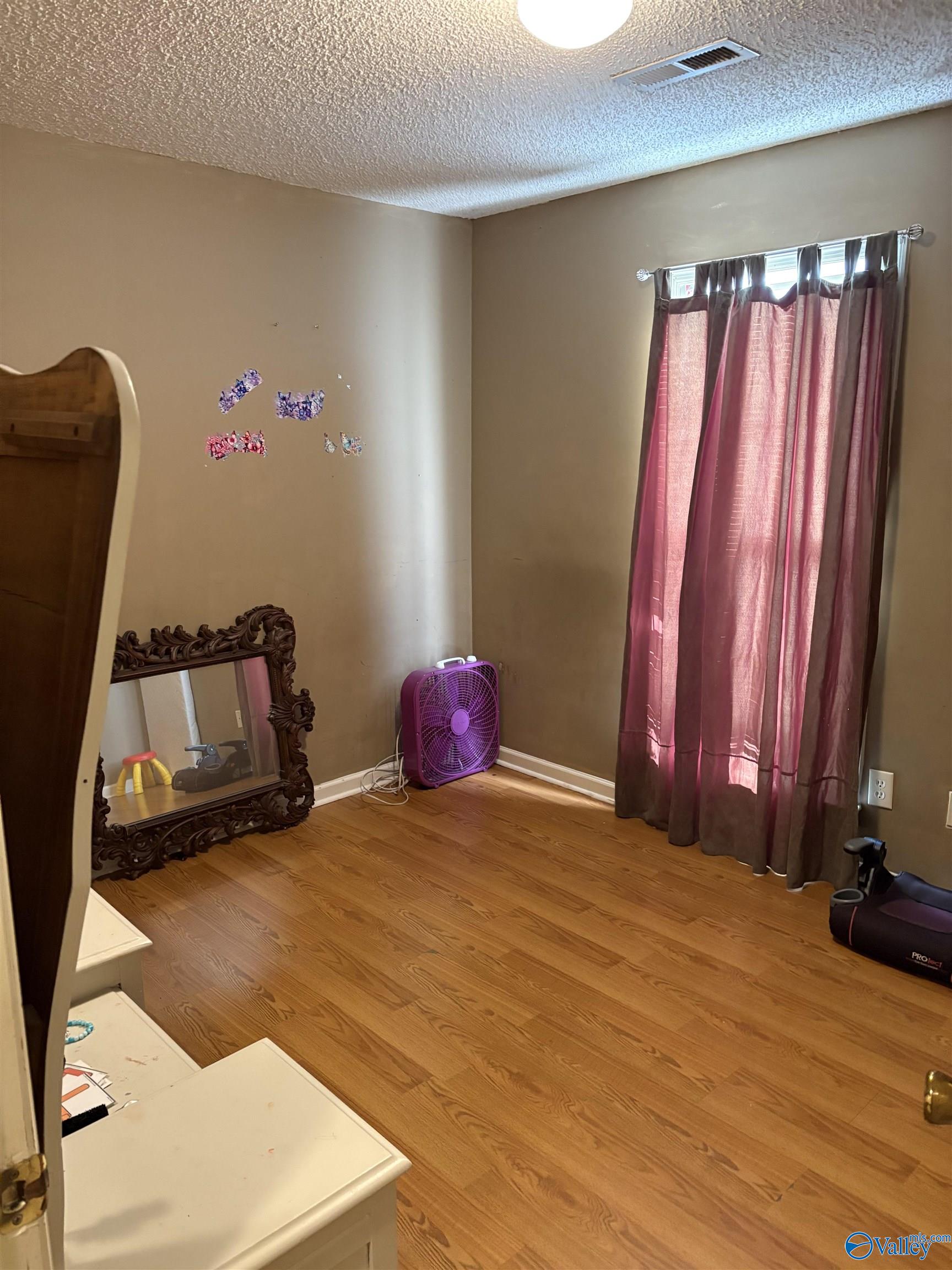 Hazel Green, Alabama 35750, United States, 3 Bedrooms Bedrooms, ,3 BathroomsBathrooms,Residential,Active,242758