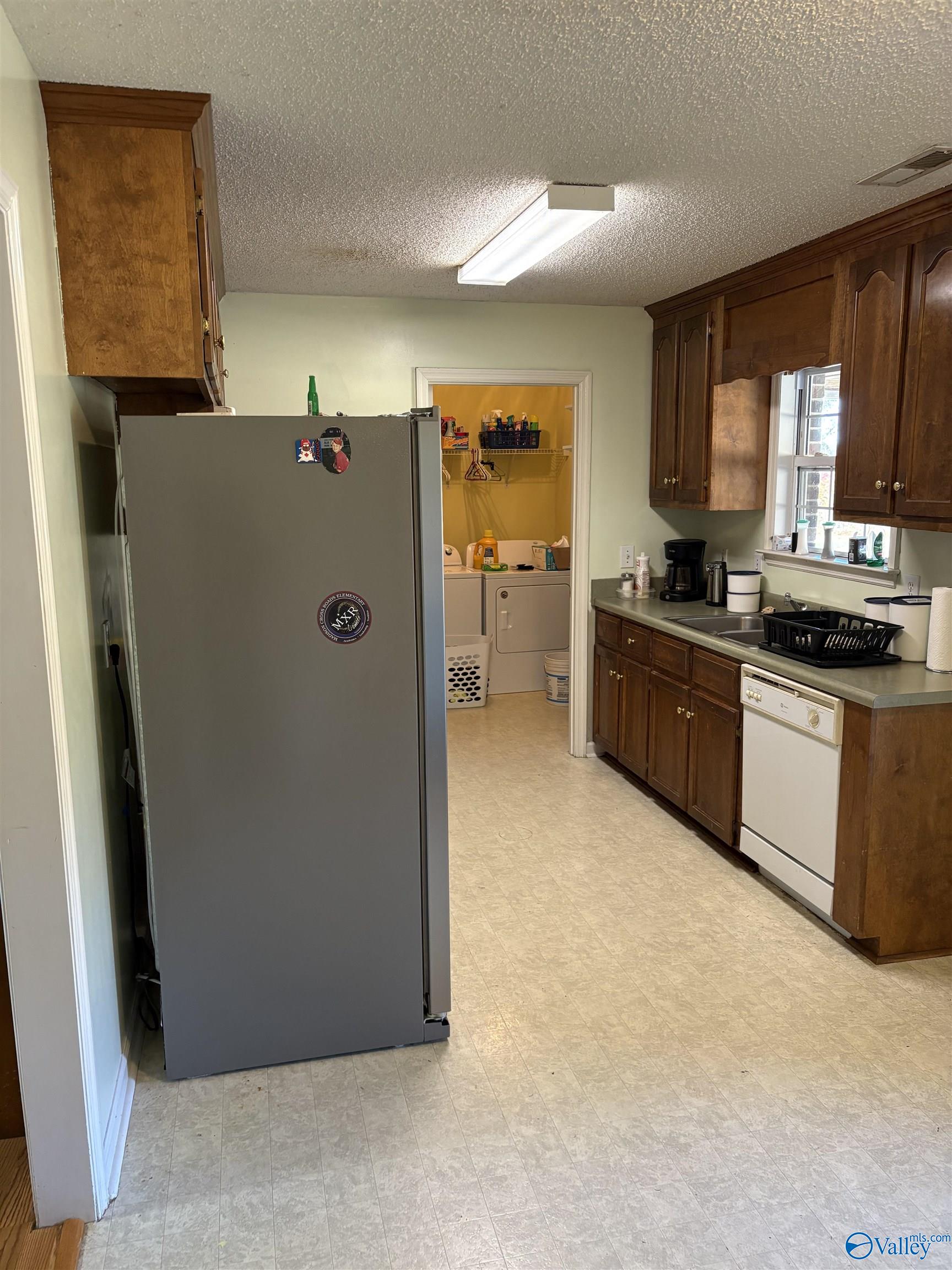 Hazel Green, Alabama 35750, United States, 3 Bedrooms Bedrooms, ,3 BathroomsBathrooms,Residential,Active,242758