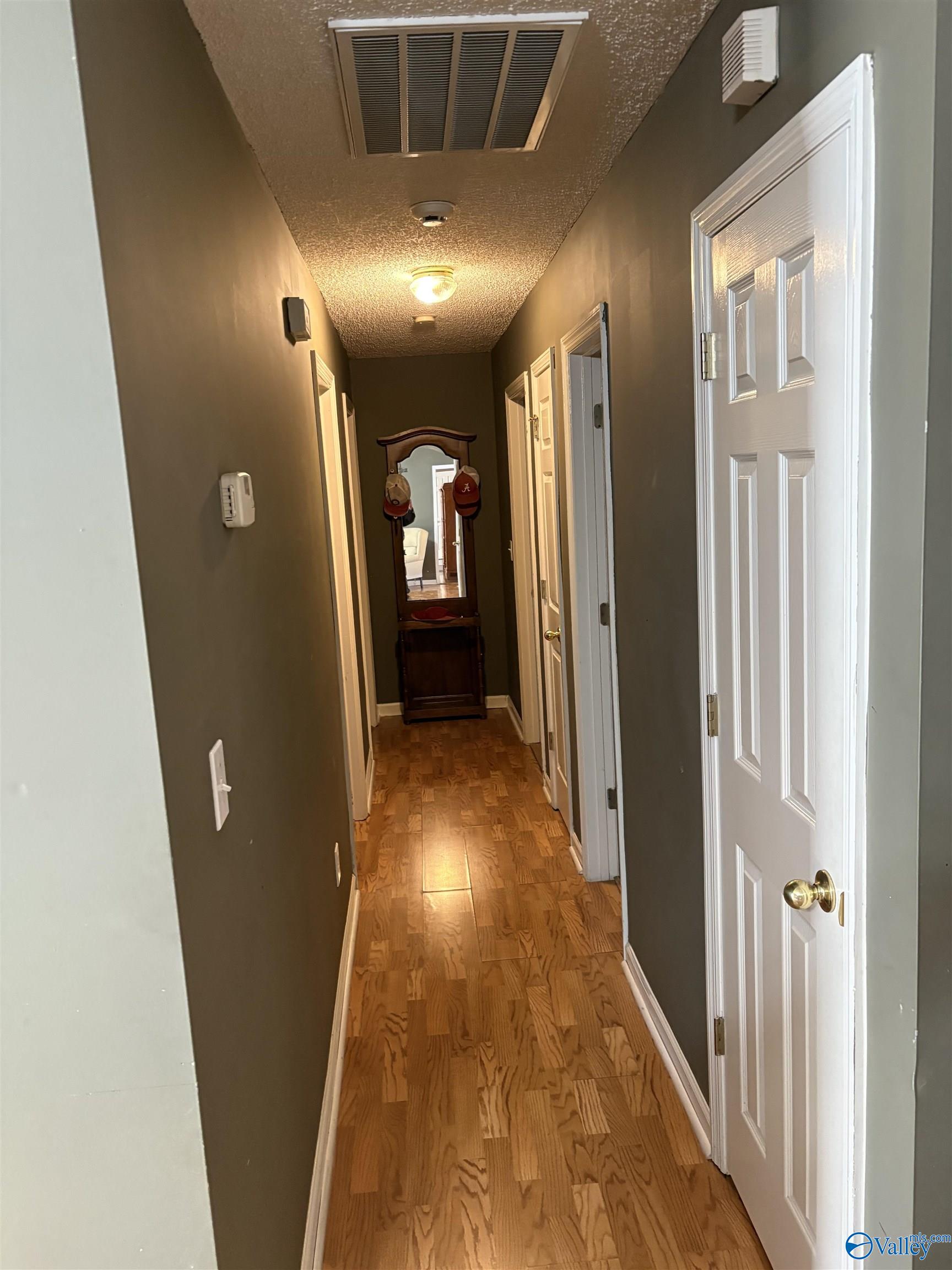 Hazel Green, Alabama 35750, United States, 3 Bedrooms Bedrooms, ,3 BathroomsBathrooms,Residential,Active,242758