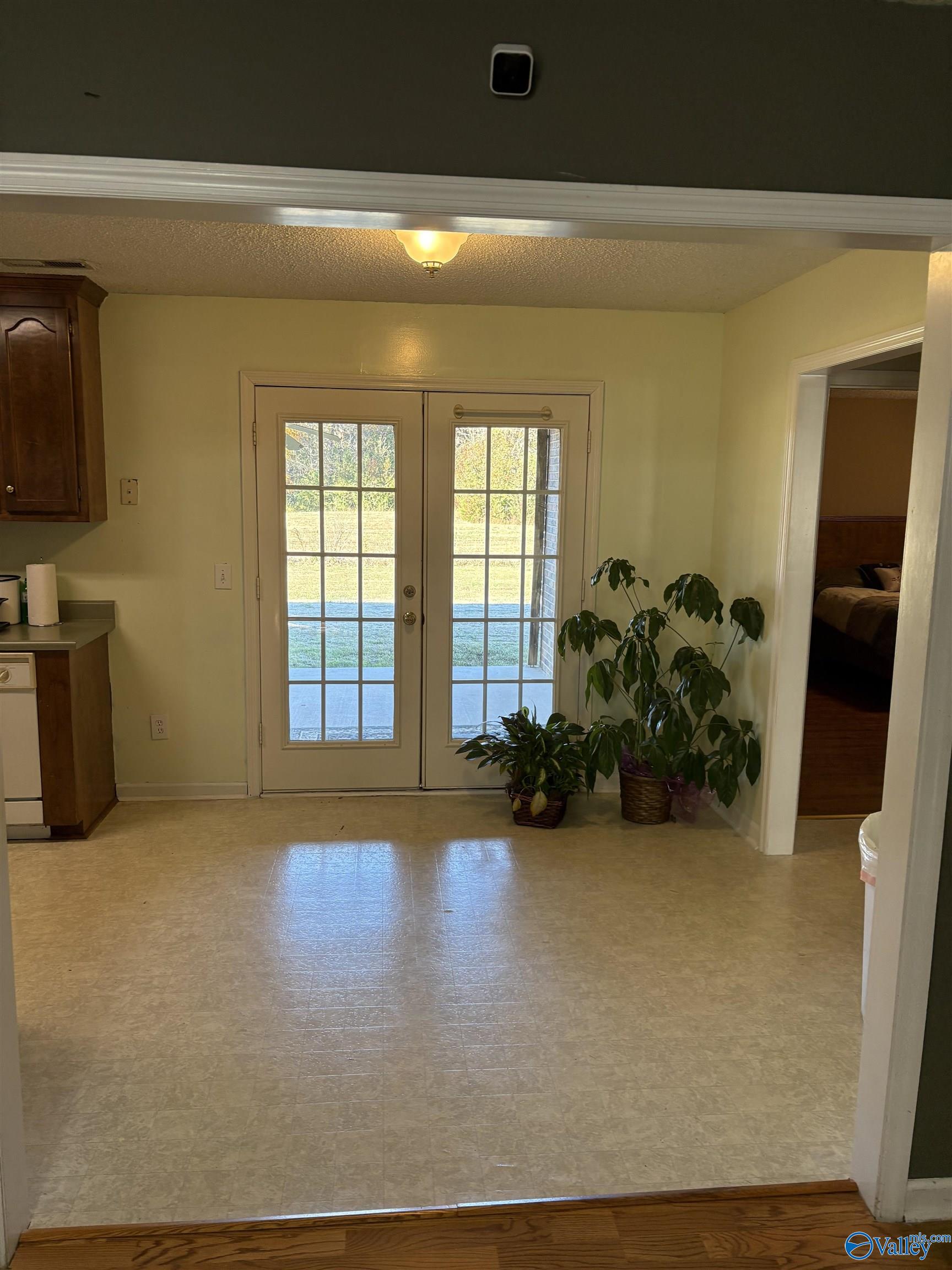 Hazel Green, Alabama 35750, United States, 3 Bedrooms Bedrooms, ,3 BathroomsBathrooms,Residential,Active,242758