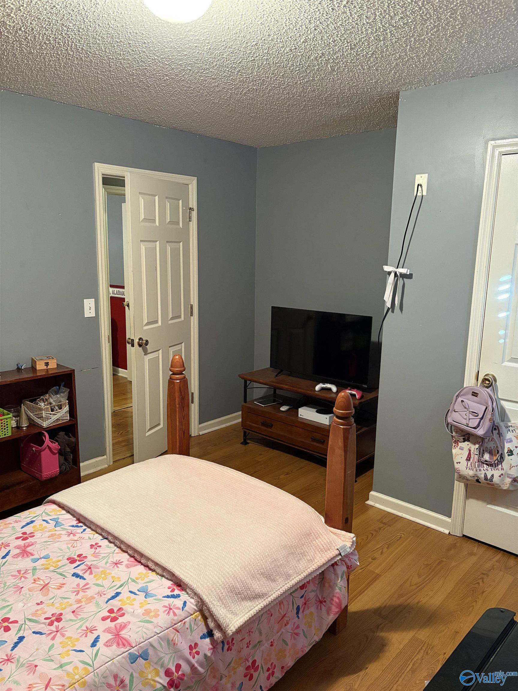 Hazel Green, Alabama 35750, United States, 3 Bedrooms Bedrooms, ,3 BathroomsBathrooms,Residential,Active,242758