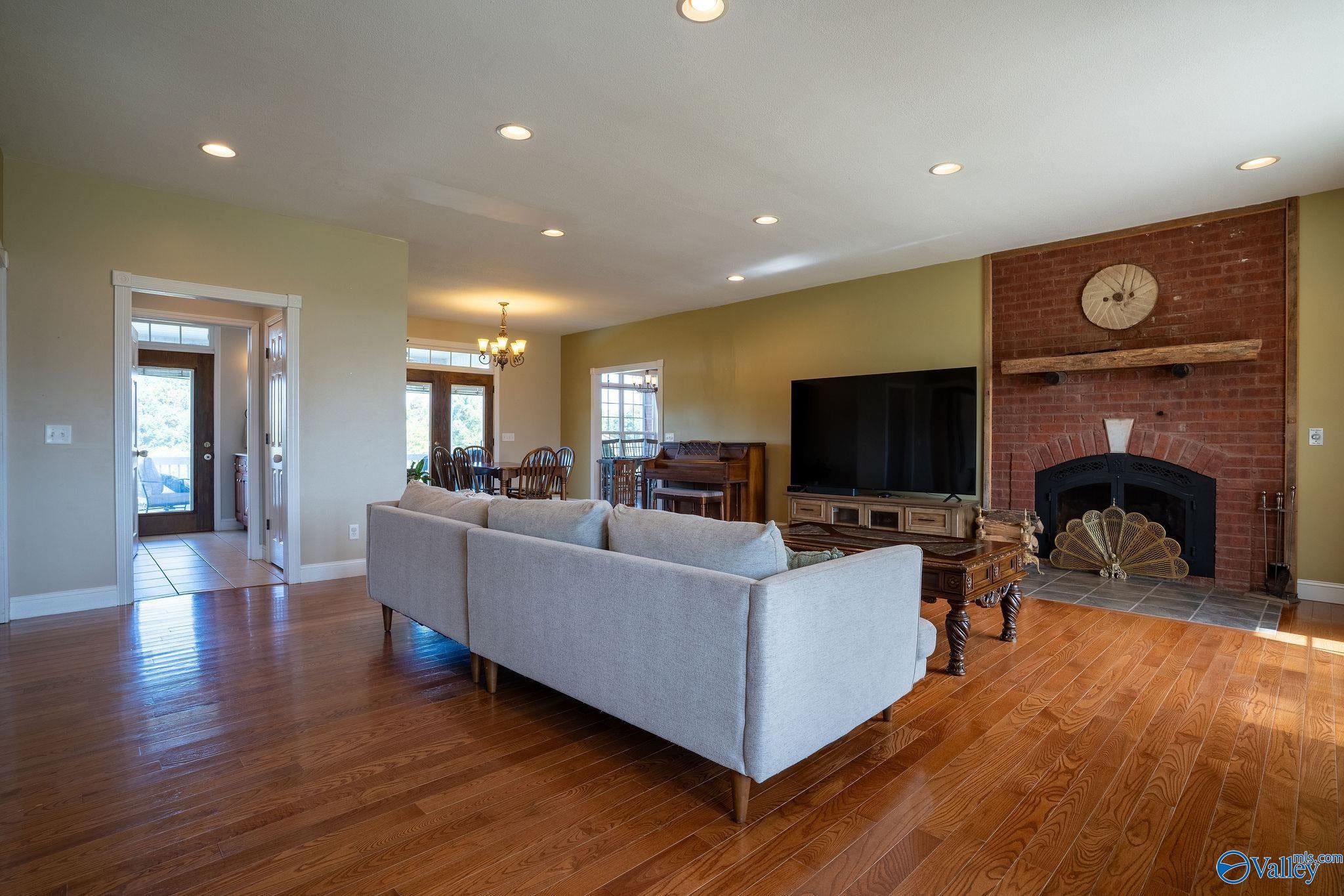 1091 County Road 295