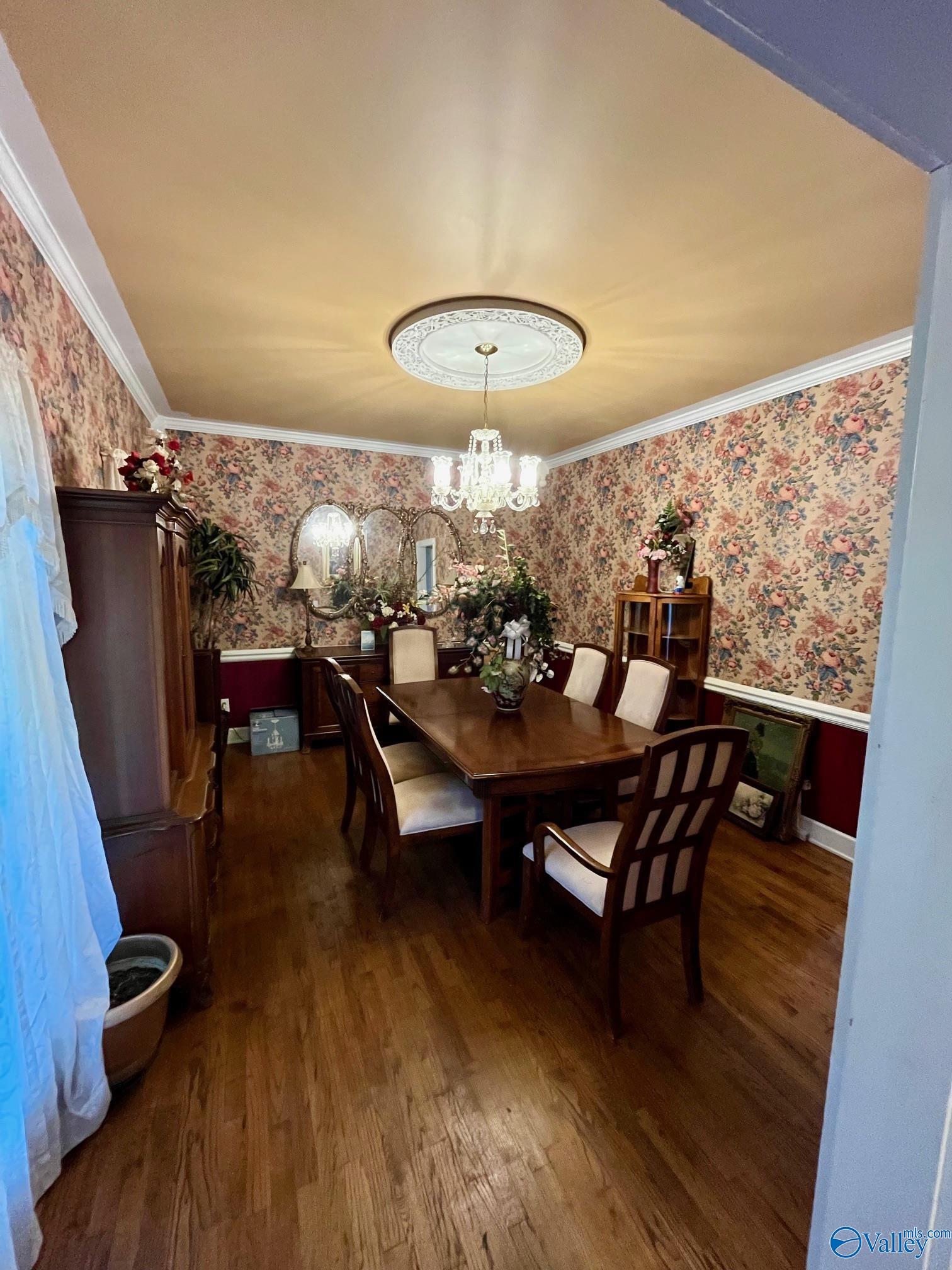 280 6th Street E