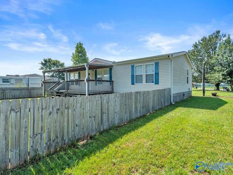 Mobile Home For Sale - 3490 Elkwood Section Road<br/> Toney, AL 35773