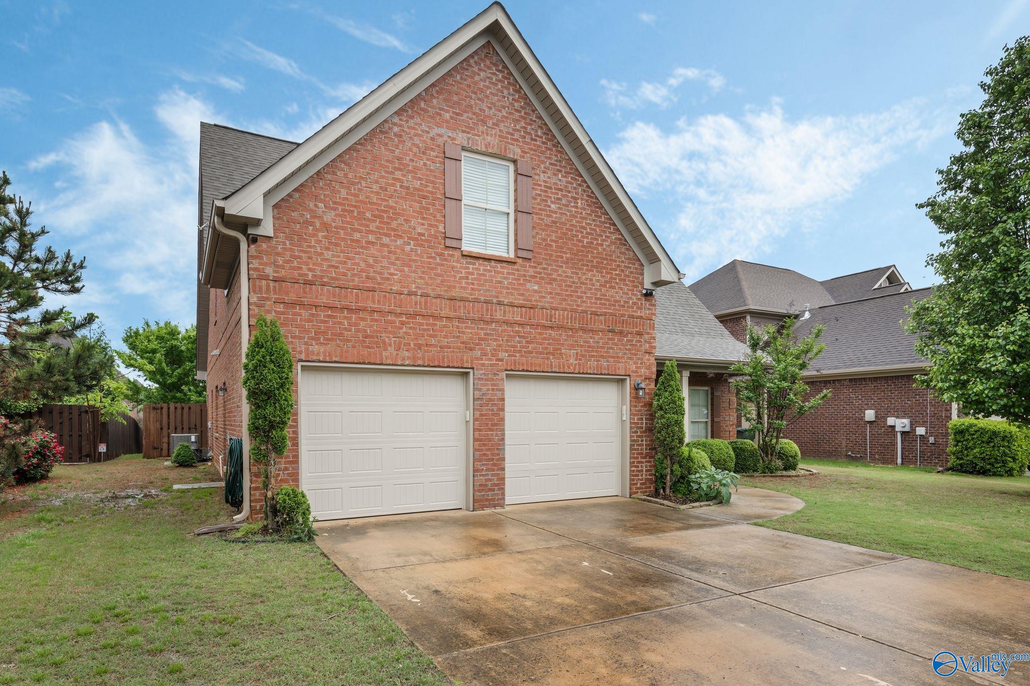 107 Rainwood Drive, Huntsville, Alabama image 3