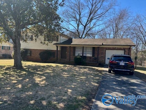 Homes For Sale - 4011 Gunnison Lane<br/> Huntsville, AL 35810