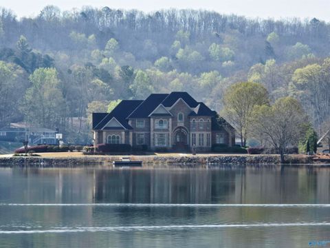 Photo of 321 Peninsula Drive, Gadsden, AL 35901 (MLS # 21912807)