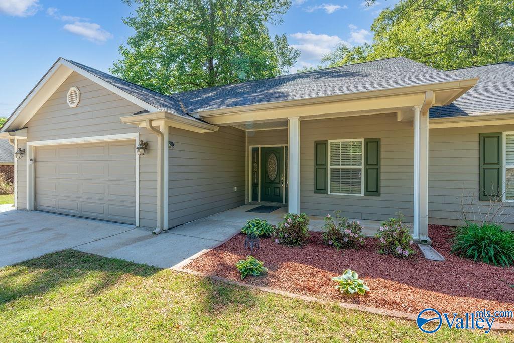 128 Lamirda Court NW