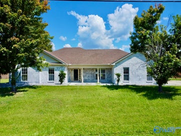 305 Smokey Hills Court New Market AL 35761