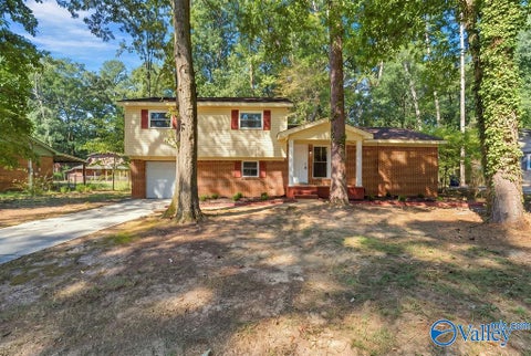 Homes For Sale - 507 Greendale Drive<br/> Huntsville, AL 35806