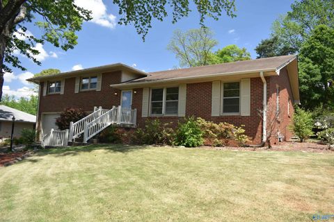 Homes For Sale - 1503 Fell Avenue<br/> Huntsville, AL 35811