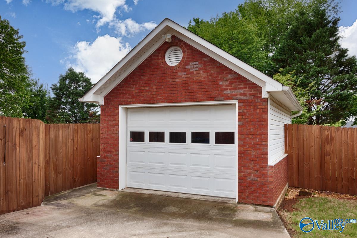 226 Pebblestone Drive, Huntsville, Alabama image 12
