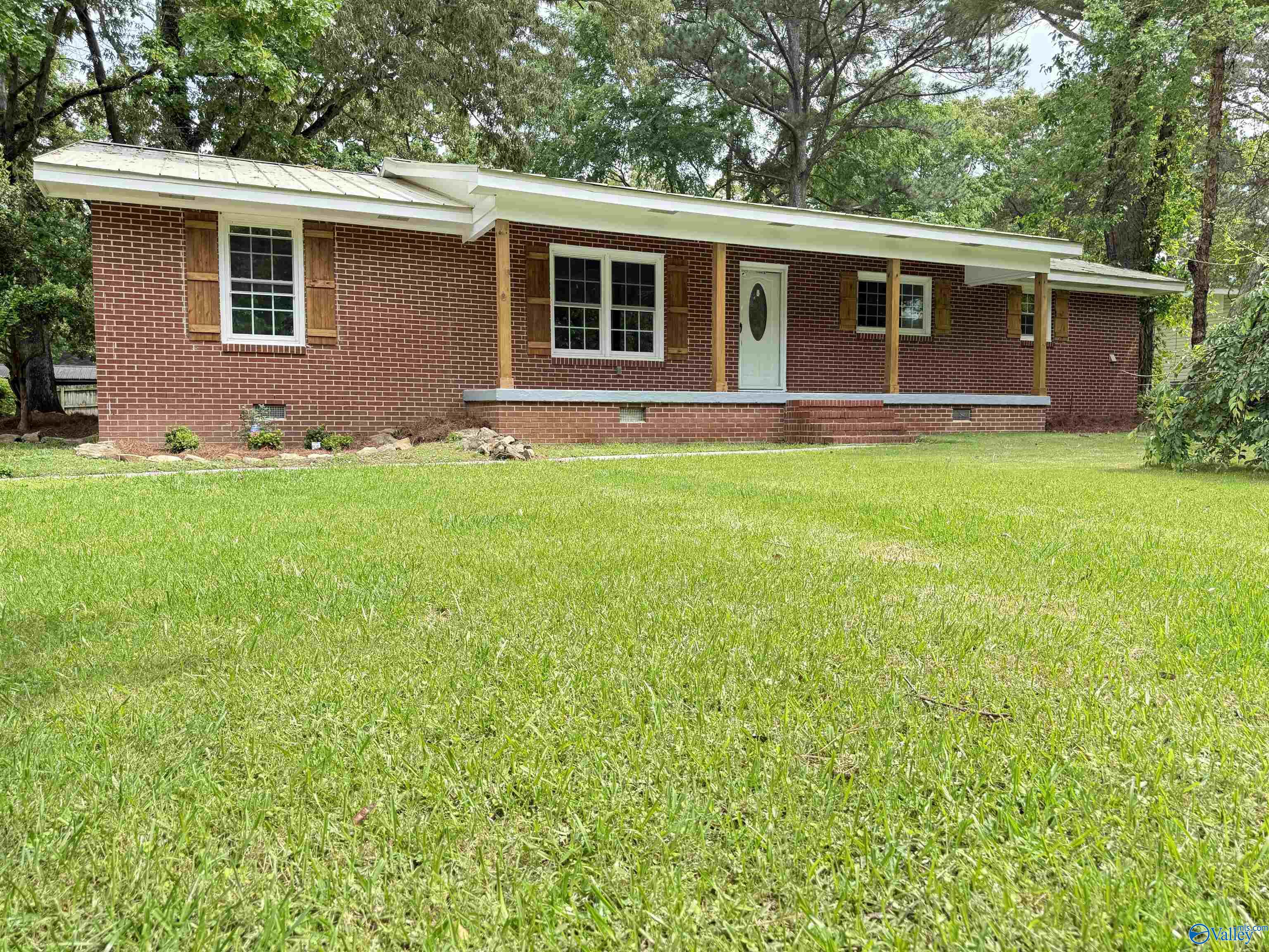 403 SW Arcadia Street, Hartselle, Alabama image 2