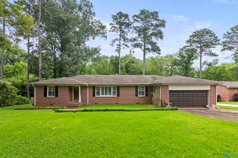 Homes For Sale - 213 Monterey Circle<br/> Gadsden, AL 35901
