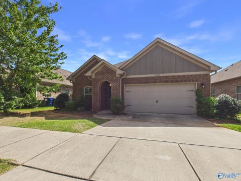 Homes For Rent - 8207 NW Stone Mill Drive #8207<br/> Madison County, Huntsville, AL 35806